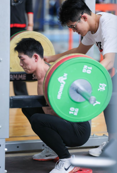九游娱乐玩转游戏世界，乐在其中